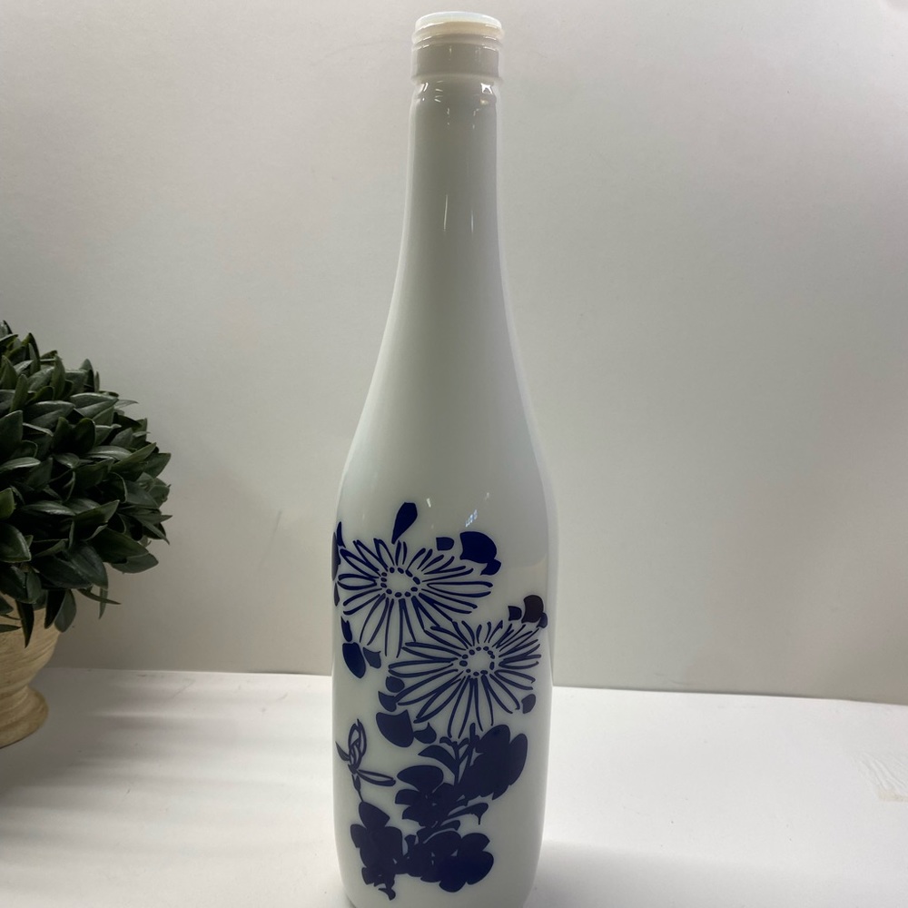 Kiku-Masamune Vintage Sake Japanese Bottle milk glass